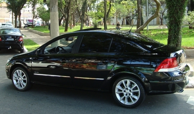 Chevrolet Vectra Elite 2.4 flex preto - traseira