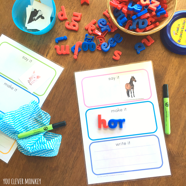 Say It, Make It, Write It Free Printable Mats - How to Use Them Six Different Ways. Find out how to use this one free printable resource in your classroom 6 ways! Perfect for literacy centers, literacy work stations, sight word practice or even your maths centers | you clever monkey