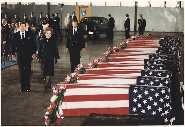Photograph_of_President_and_Mrs._Reagan_honoring_the_victims_of_the_bombing_of_the_U.S._Embassy_in_Beirut%252C_Lebanon_-_NARA_-_198537.jpg