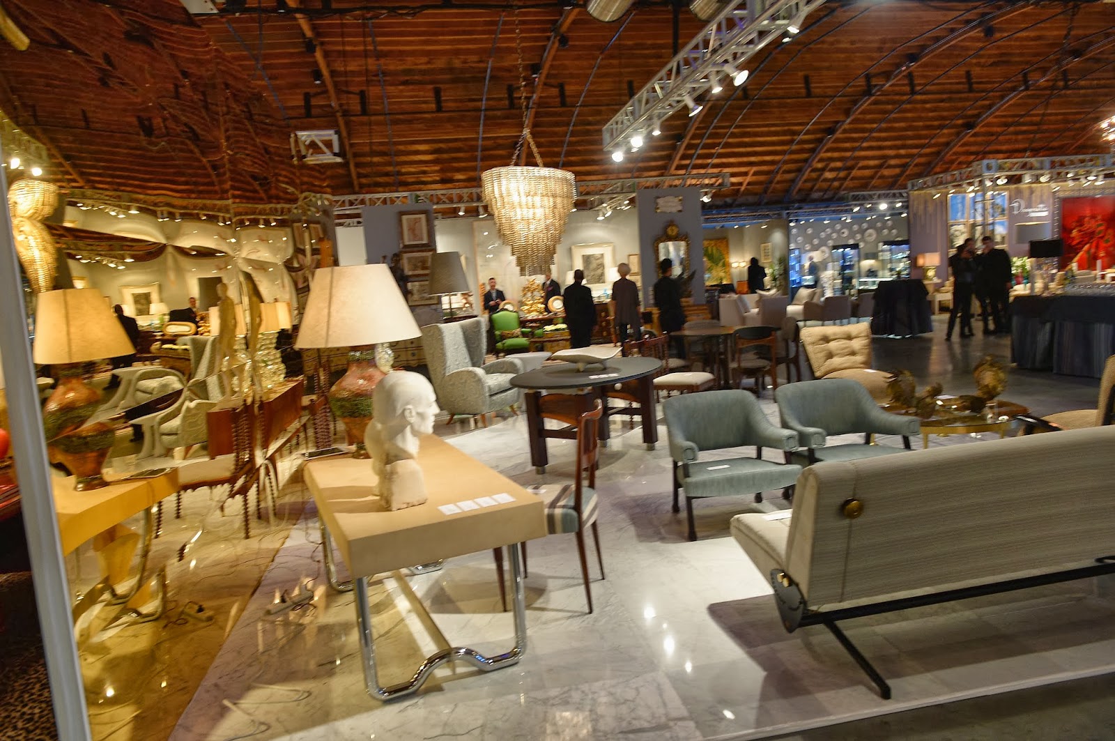 8th Annual Los Angeles Antiques, Art, Design Show Images Archival Store