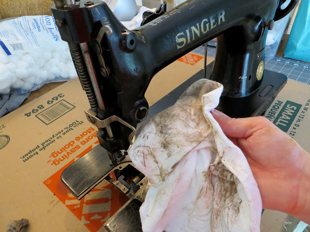 Cleaning and Repairing a Vinyl Singer Sewing Machine Case 