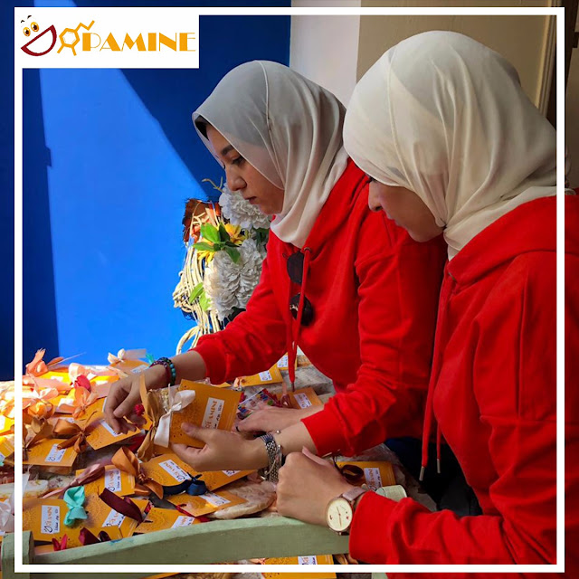 دوبامين.. حملة اجتماعية لطلاب إعلام القاهرة لنشر السعادة دوبامين.. حملة اجتماعية لطلاب إعلام القاهرة لنشر السعادة