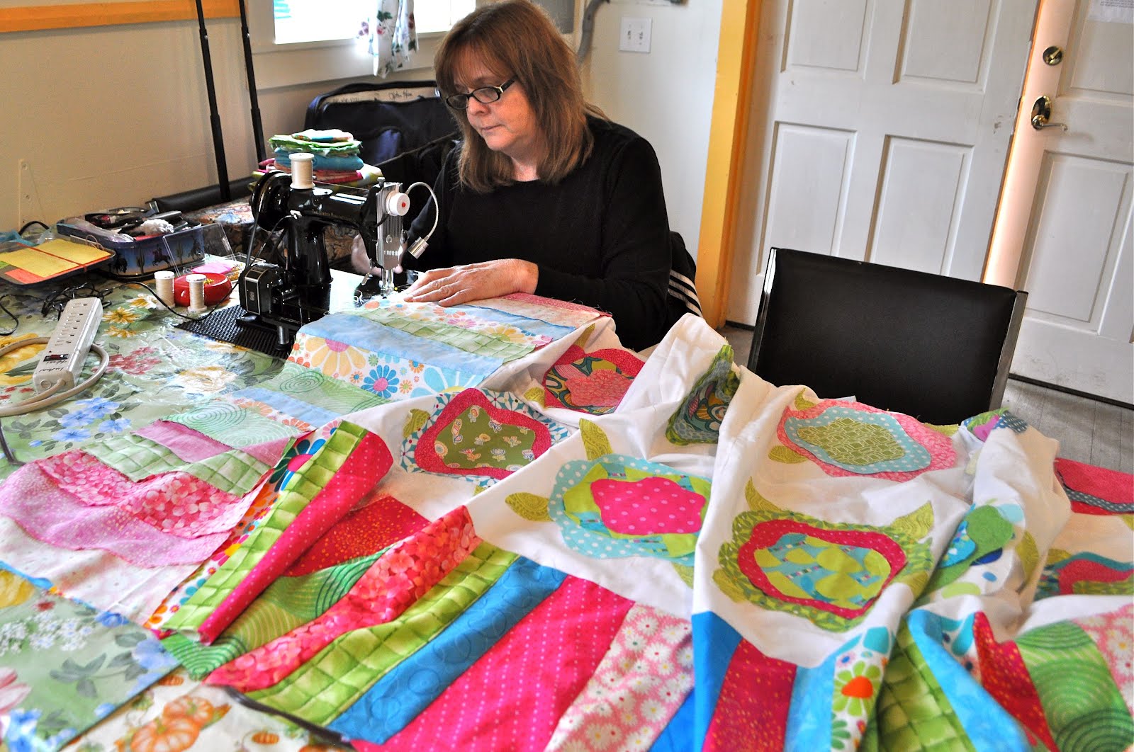 The Harlan Valley Quilters Big Bloomers......Raffle Quilt Day 3