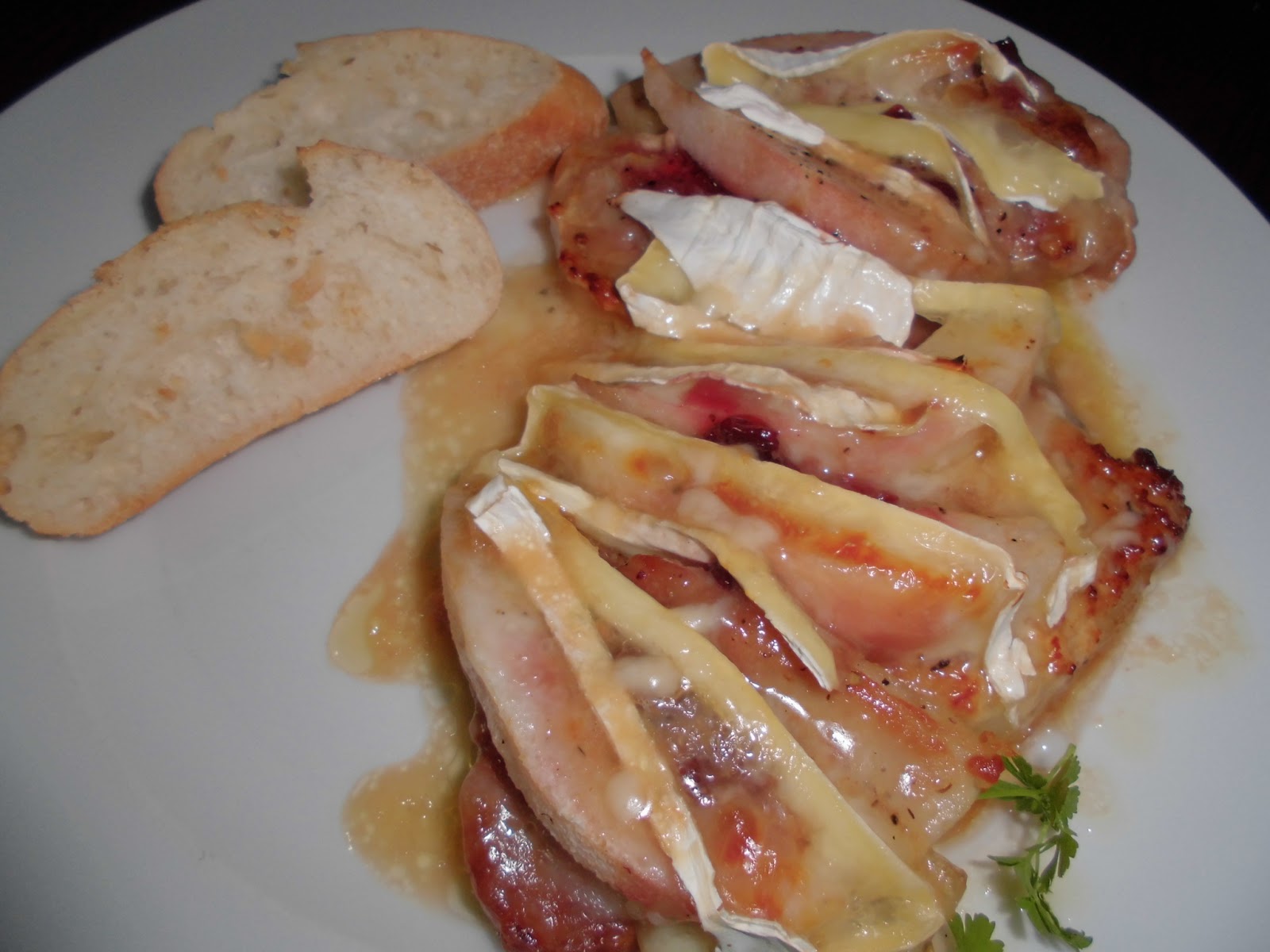 Küchentheater: Schnitzel mit Birne und Camembert