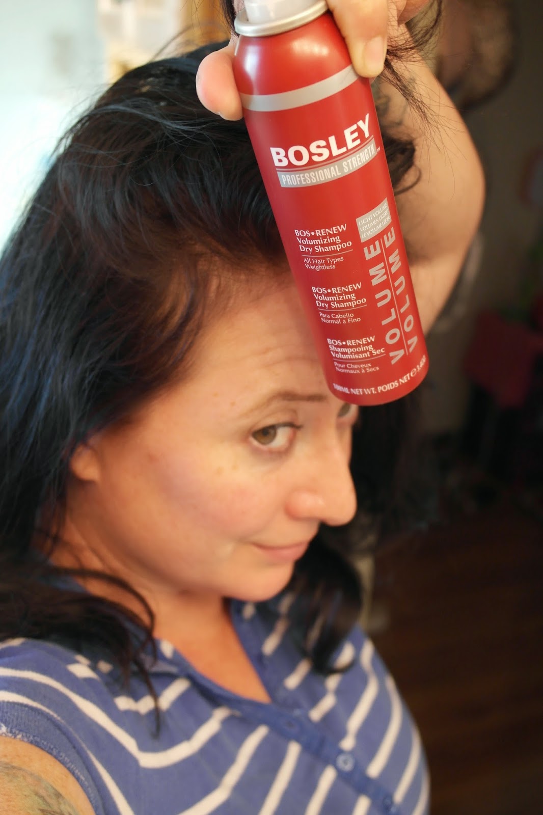 Makeup University Inc Bosley BOSRenew Volumizing Dry shampoo a