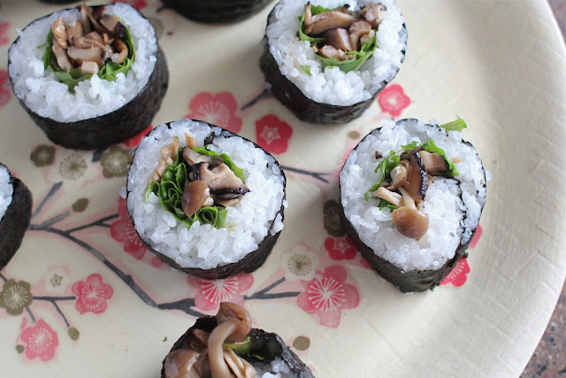 Food Endeavours of the Blue Apocalypse: Mushroom and Rocket Sushi ...