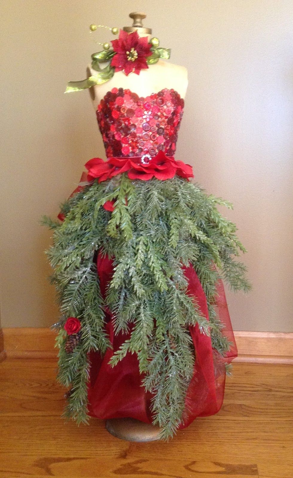 Christmas Tree Dress : r/DiWHY