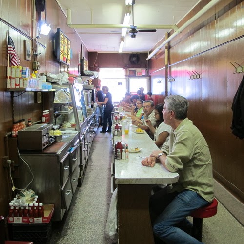 RETRO KIMMER'S BLOG KICK OUT THE JAMS ANTHONY BOURDAIN IN DETROIT