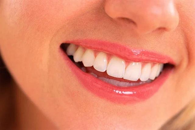 7 tips bersihkan gigi tanpa sikat gigi