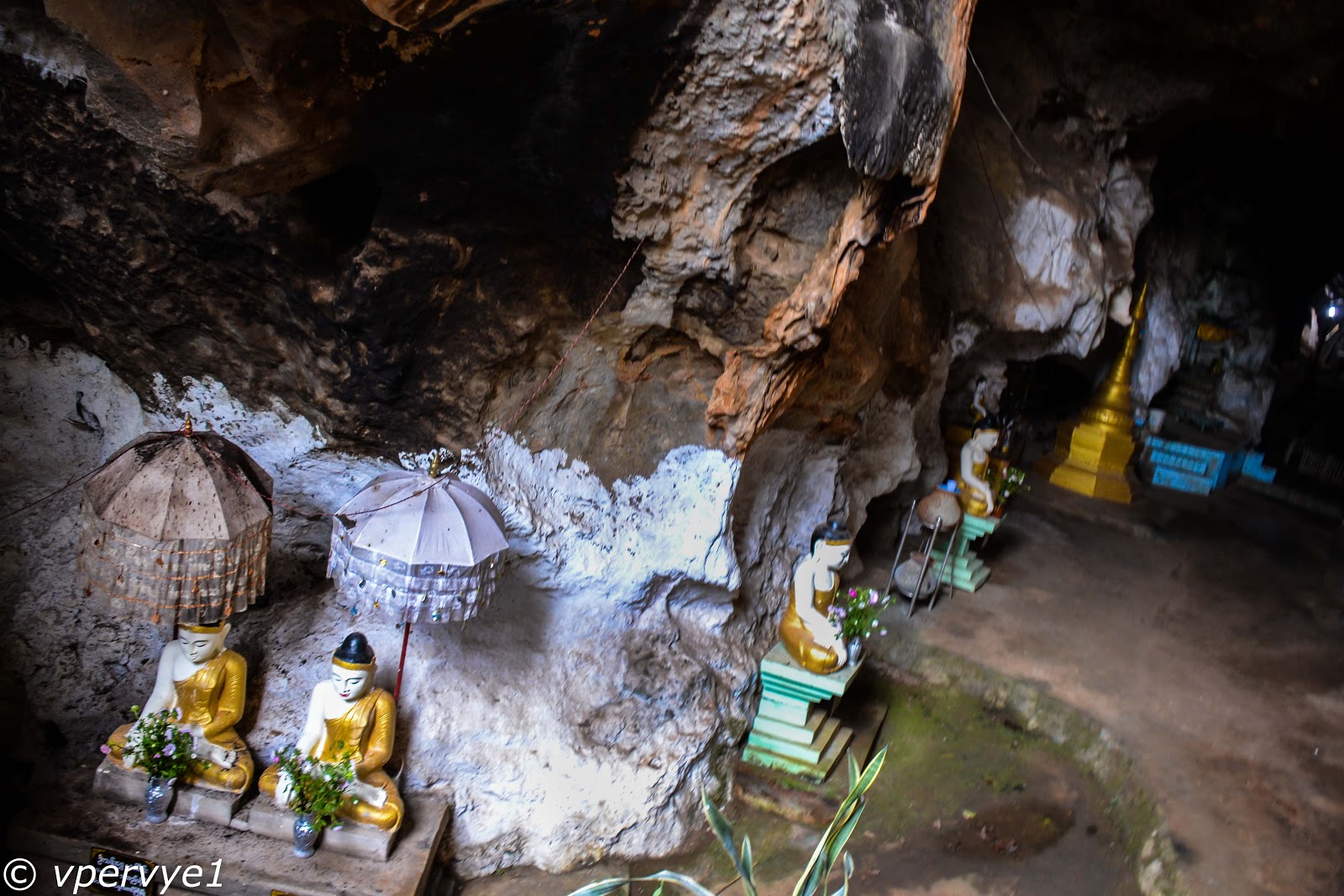 Если на минутку оставить туристку одну в буддийском монастыре, Если на минутку оставить туристку одну в буддийском монастыре,