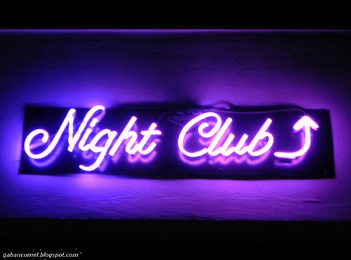 Pamer Mengajar Menari di Depan Wanita, Lelaki Ini Tidak Sengaja Berak