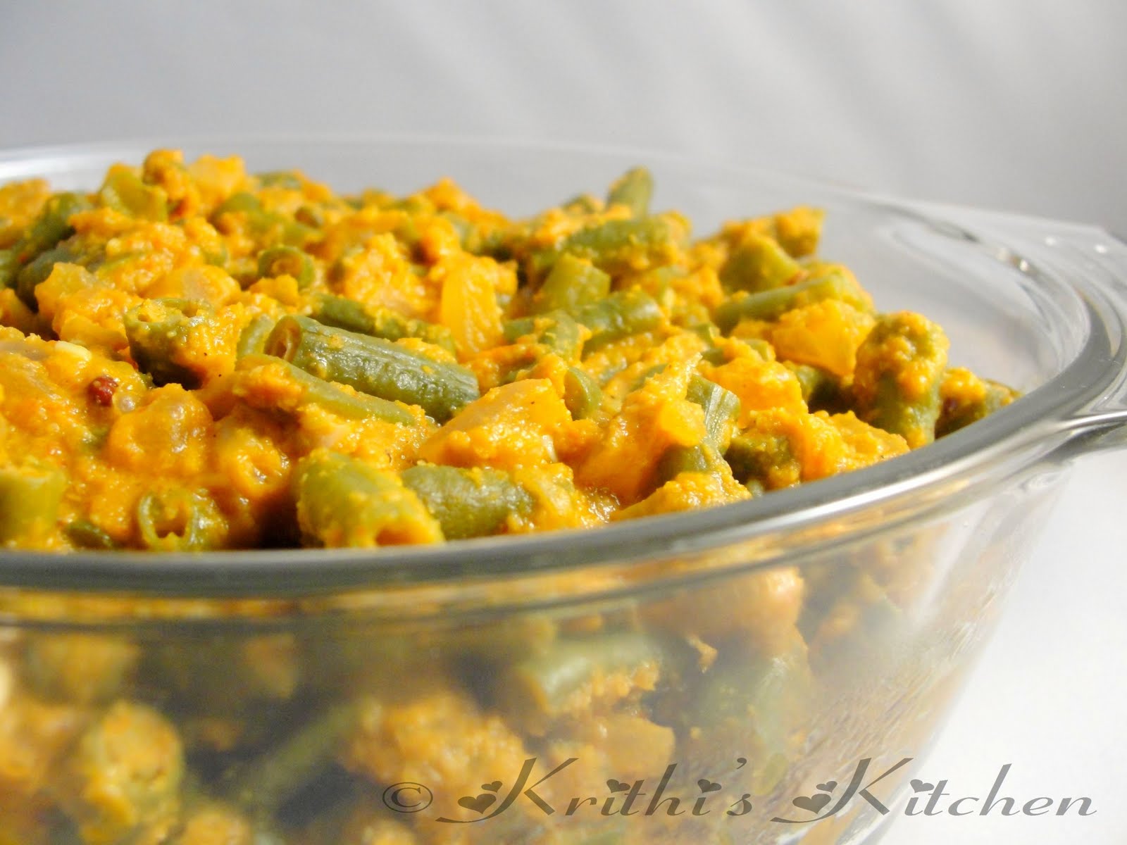Krithi's Kitchen Yardlong beans curry / Paithangai kari