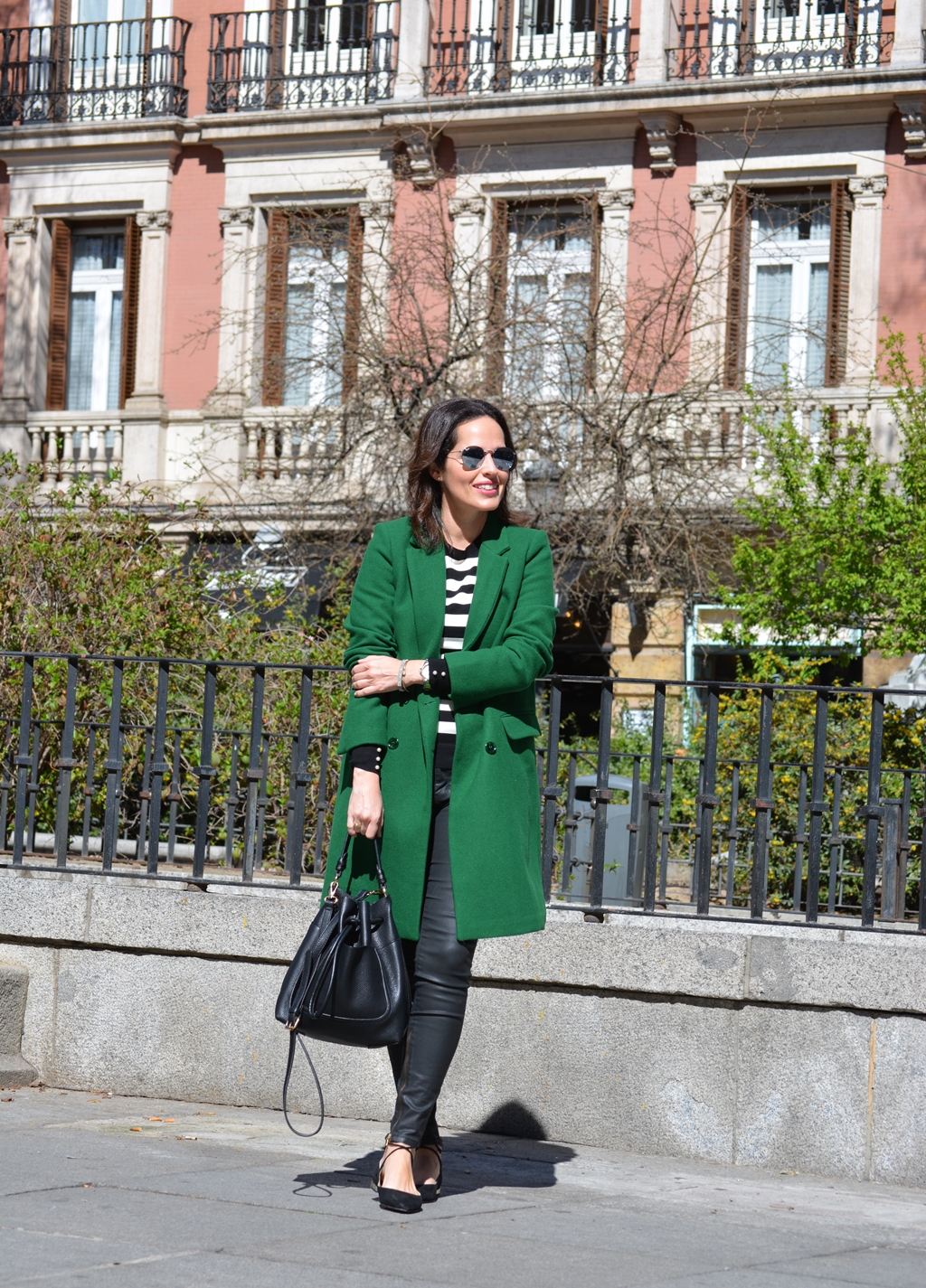 abrigo verde chica