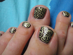 toe nails swirly corner nail polishes