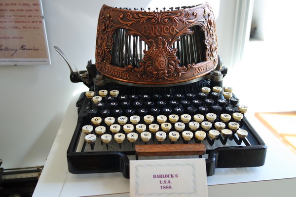 montmorillon vienne cité livre écrit musée machines écrire calculer