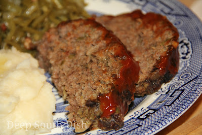 A moist meatloaf made with lean ground beef, onion, bell pepper, garlic and a crushed saltine binder, cooked in the crockpot. Served here with everyday mashed potatoes and southern green beans.