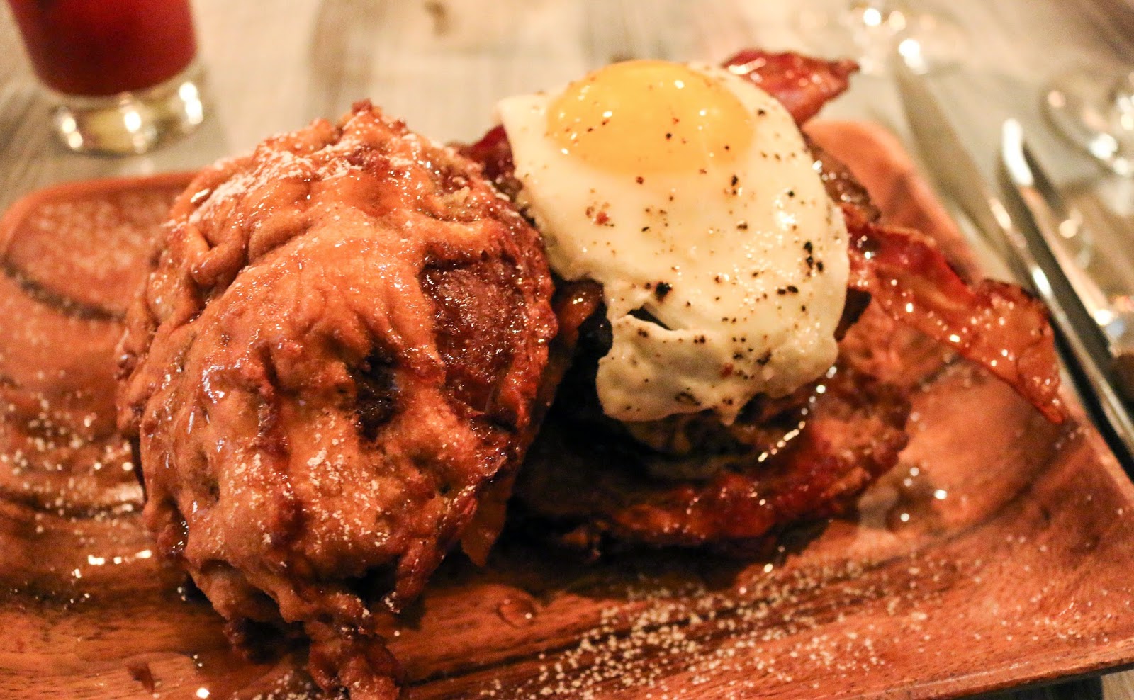 Philly Food Blog: Crow and the Pitcher Brunch Burger