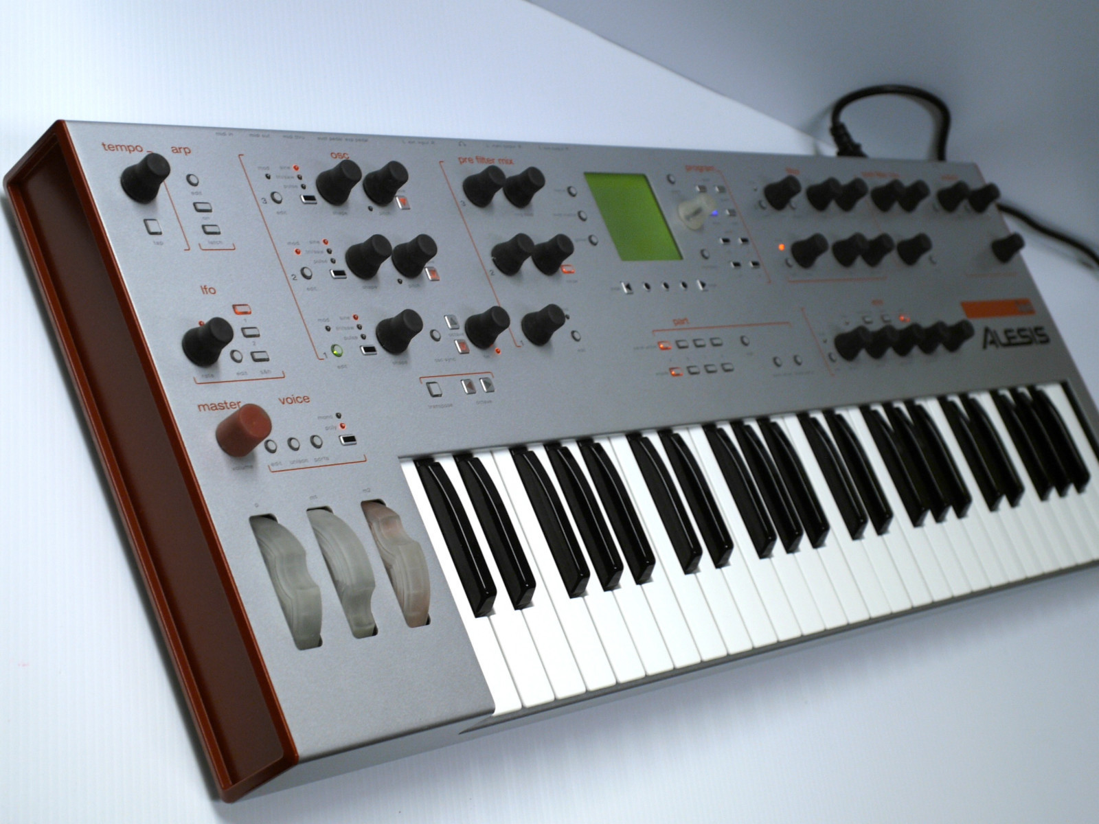 MATRIXSYNTH ALESIS ion Virtual Analog Synthesizer SN (21)Q01003030600283