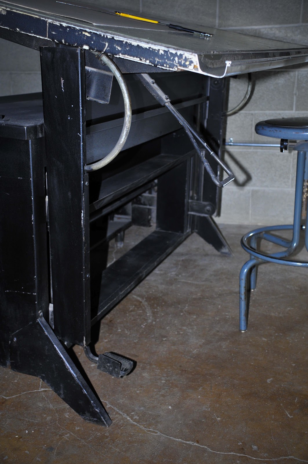 Warehouse Industrial of LA Pratt & Whitney Inc, Hamilton Drafting Table