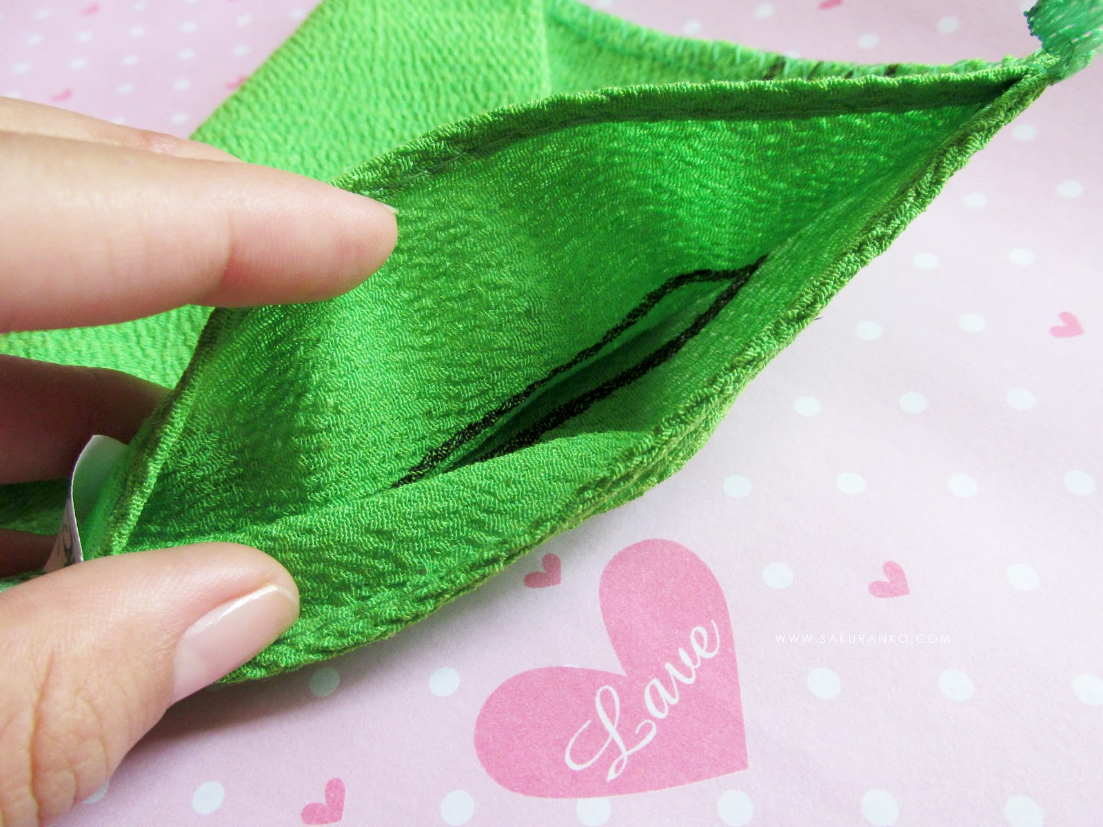 Sakuranko Korean Exfoliating Mitt aka Italy Towel