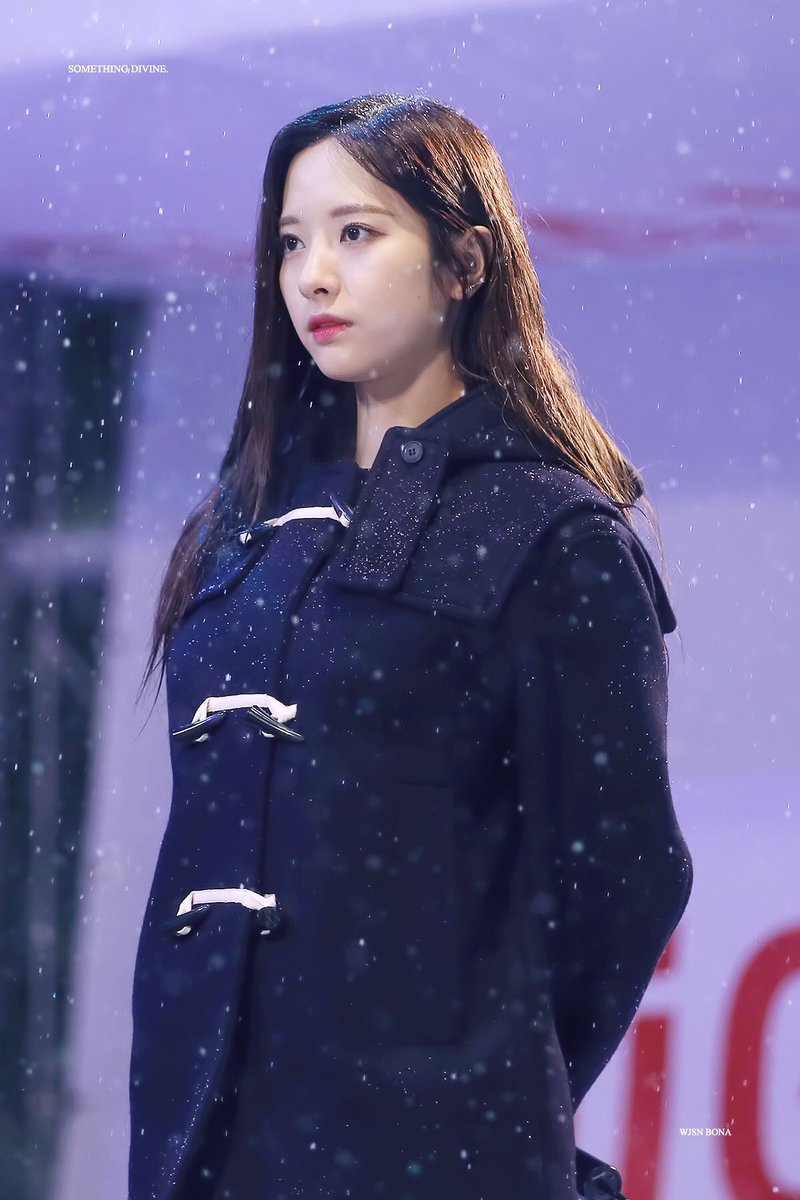 우주소녀 보나 1년전 눈내리던 밤.jpgif | 인스티즈