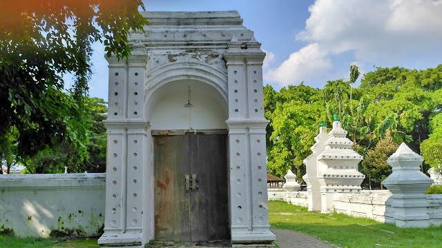2 hari 1 malam di Cirebon part 1, keraton cirebon, nasi gamblang bu nur, wisata kuliner cirebon