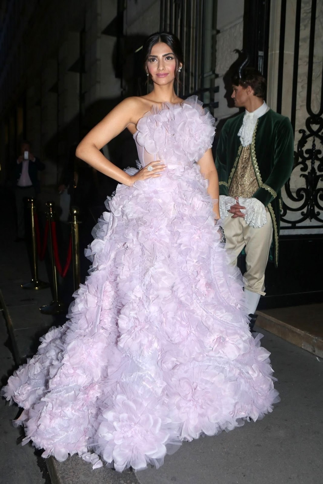 Sonam Kapoor Looks Gorgeous At Ralph & Russo Fashion Show in Paris