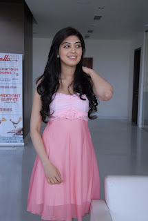 Pranitha Stills [cinebrain.in]