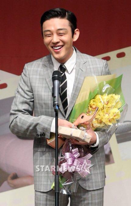 올해의 영화상 남우주연상 유아인 | 인스티즈