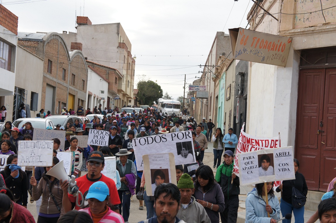 RADIO MINKA La Quiaca Nueva marcha por la aparición de Ariel Llampa