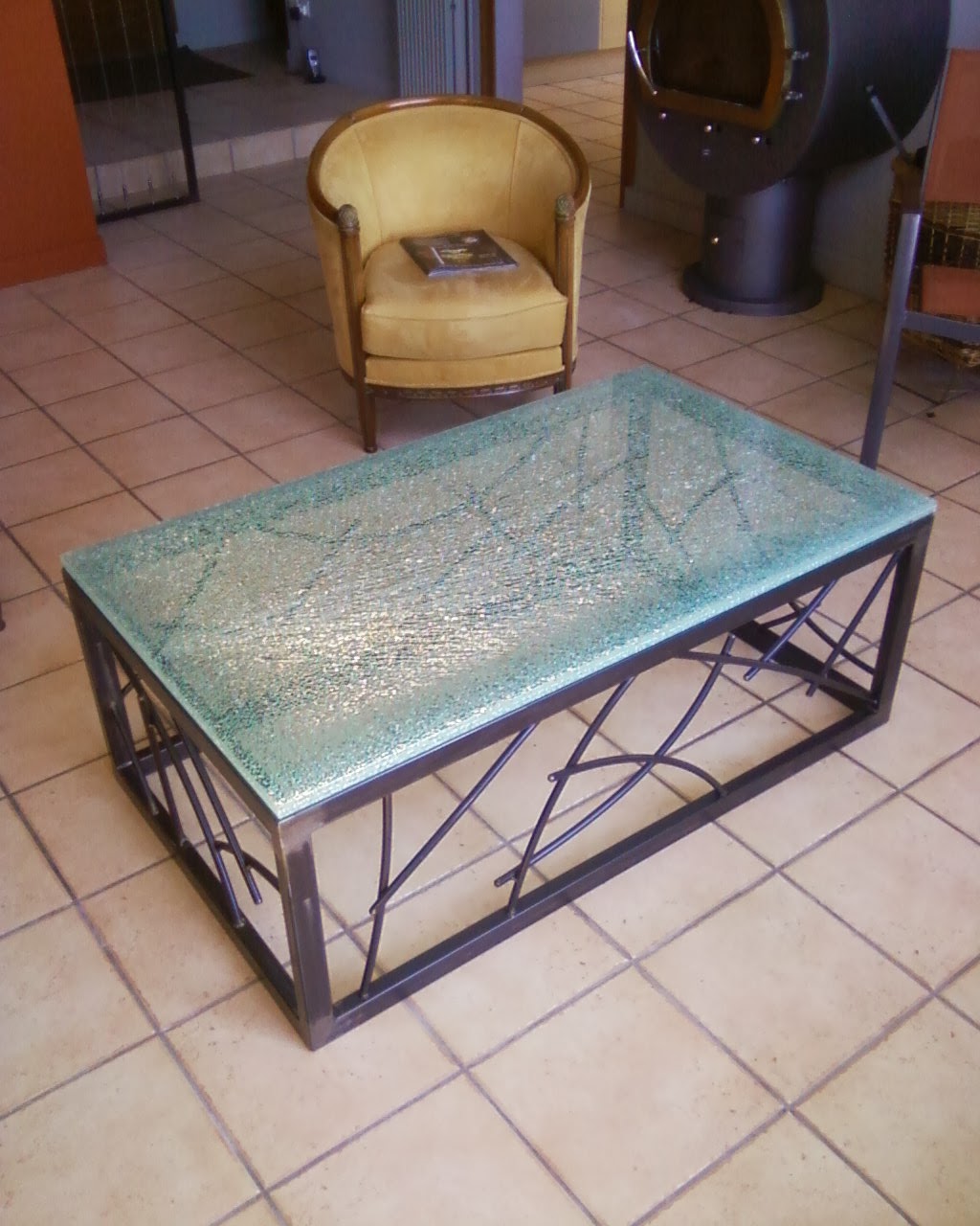 Table basse avec verre brisé