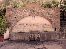 Granada: Luz, Color y Literatura: LANJARÓN, PUEBLO DEL AGUA. PUERTA DE
