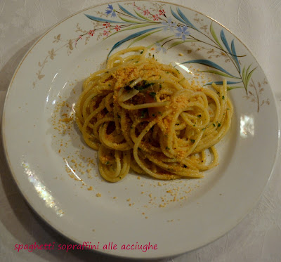 ricetta spaghetti alle acciughe