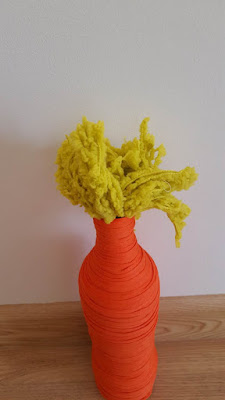 Upcycled: glass bottle to Easter decor Upcycled: glass bottle to Easter decor