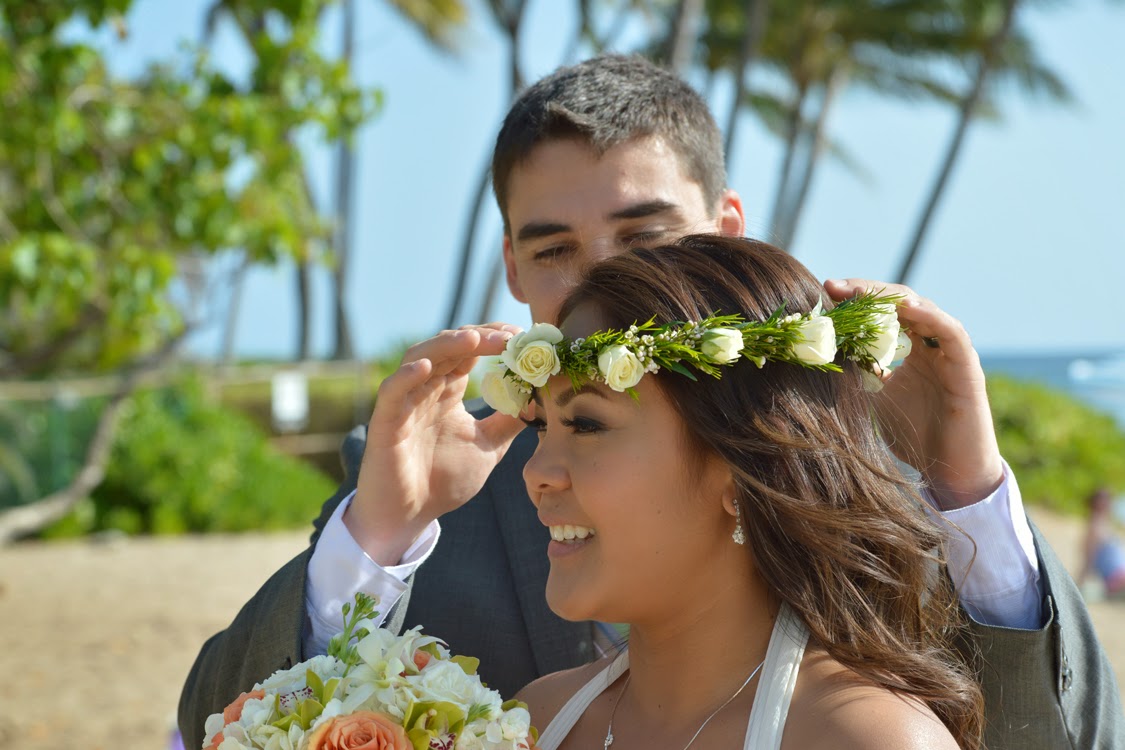 Hawaii Wedding Flowers White Rose Haku Lei White Rose Haku Lei
