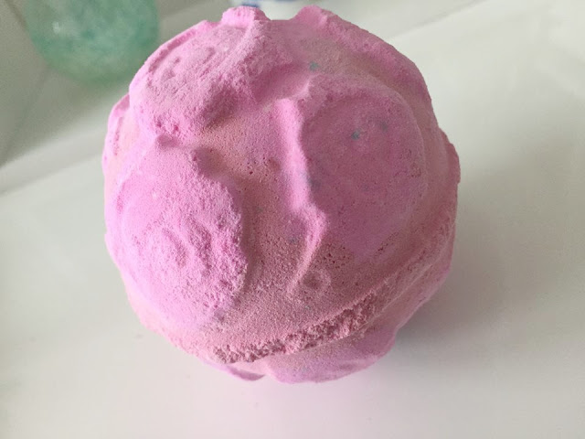 lush rose bombshell bathbomb review