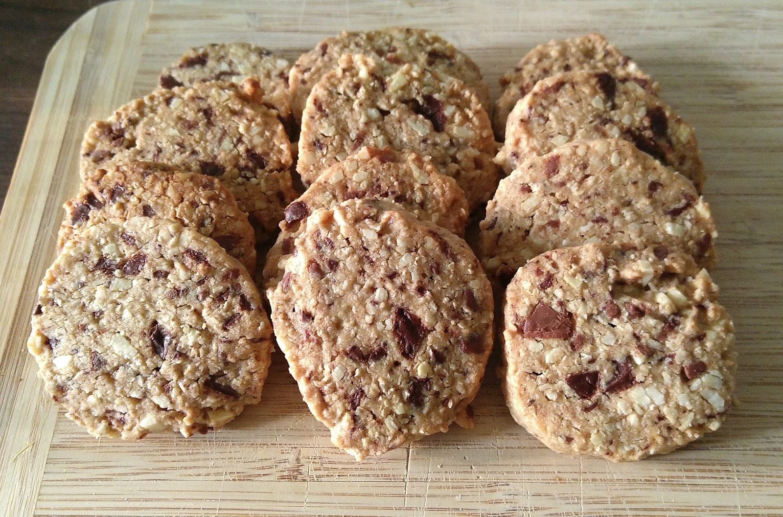 Honig-Hafer-Nuss-Kekse - Knuspermüsli für unterwegs Honig-Hafer-Nuss-Kekse - Knuspermüsli für unterwegs