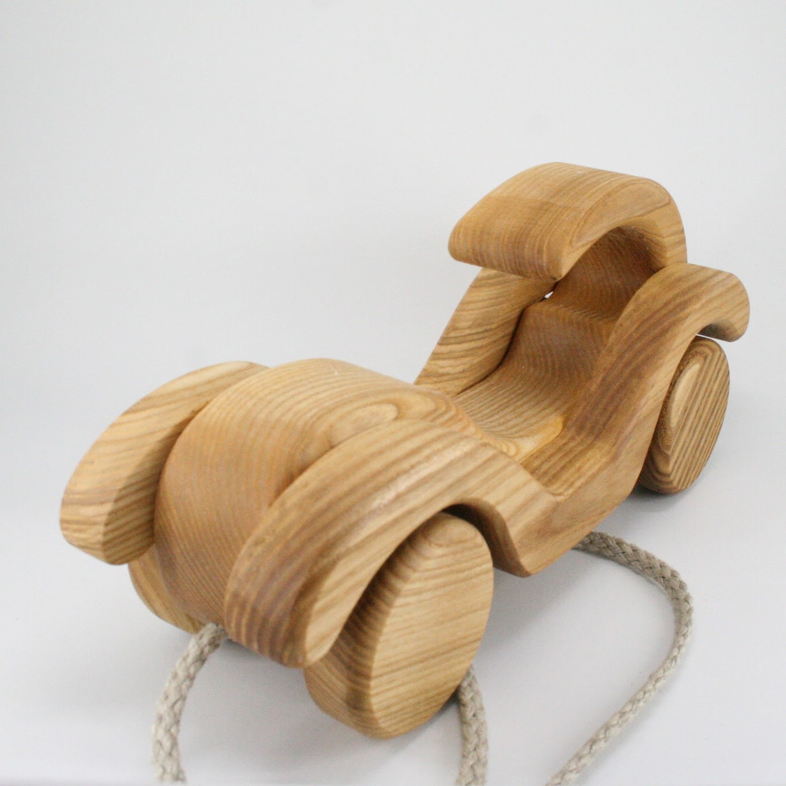 Lotes Wooden Toys Family Pulltoys
