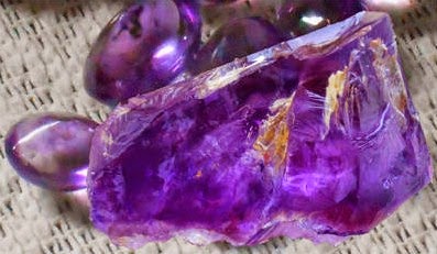 Khasiat dan Manfaat Batu Lavender