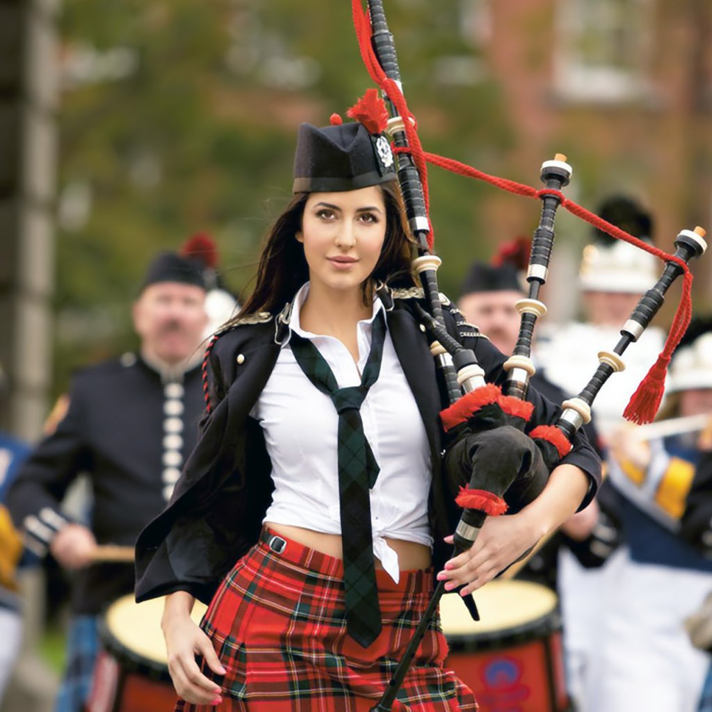 шотландия килт девушка. шотландская дева. средневековые платья берканар. шотландская дева. гильотина.