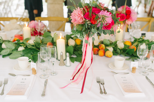 blog boda decorada con vibrantes tonos frambuesa