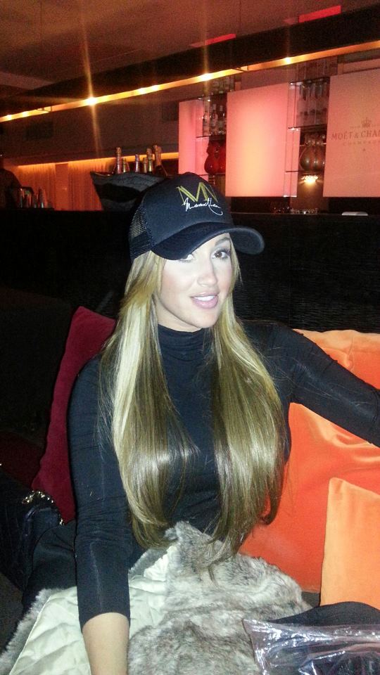 LajmeOnline: Claudia Sampedro Biography