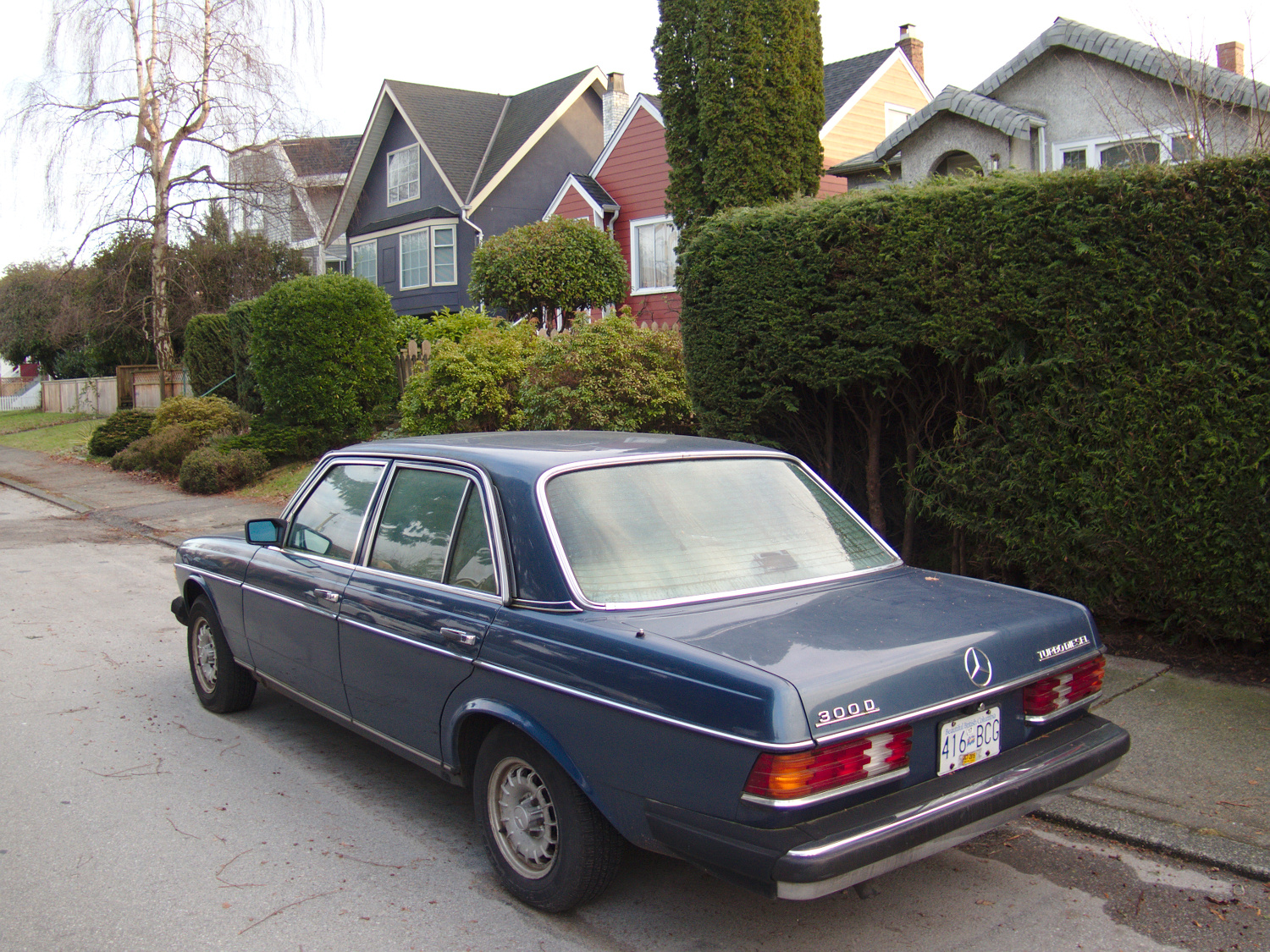 Old Parked Cars Vancouver: 1984 Mercedes Benz 300D Turbodiesel