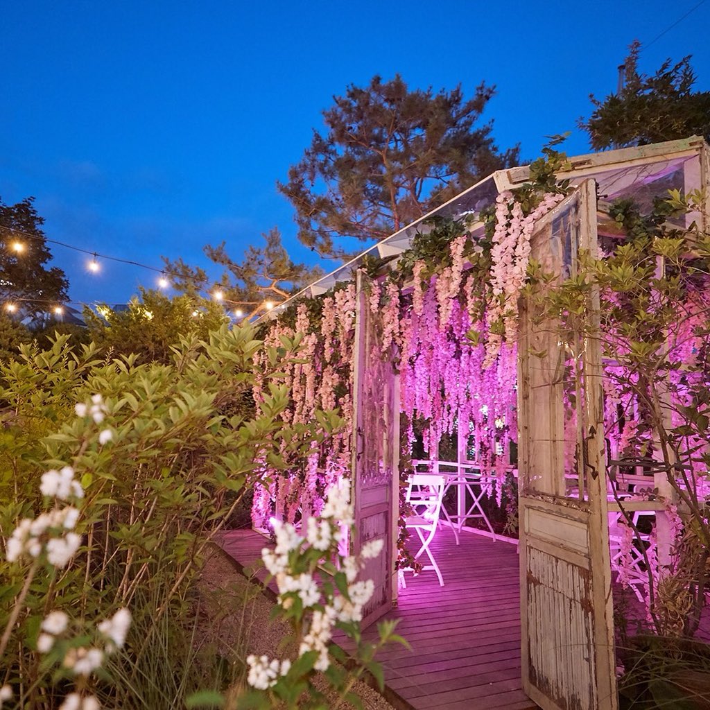 [Photos] Inside BLACKPINK Pop-Up Store/house SQUARE UP