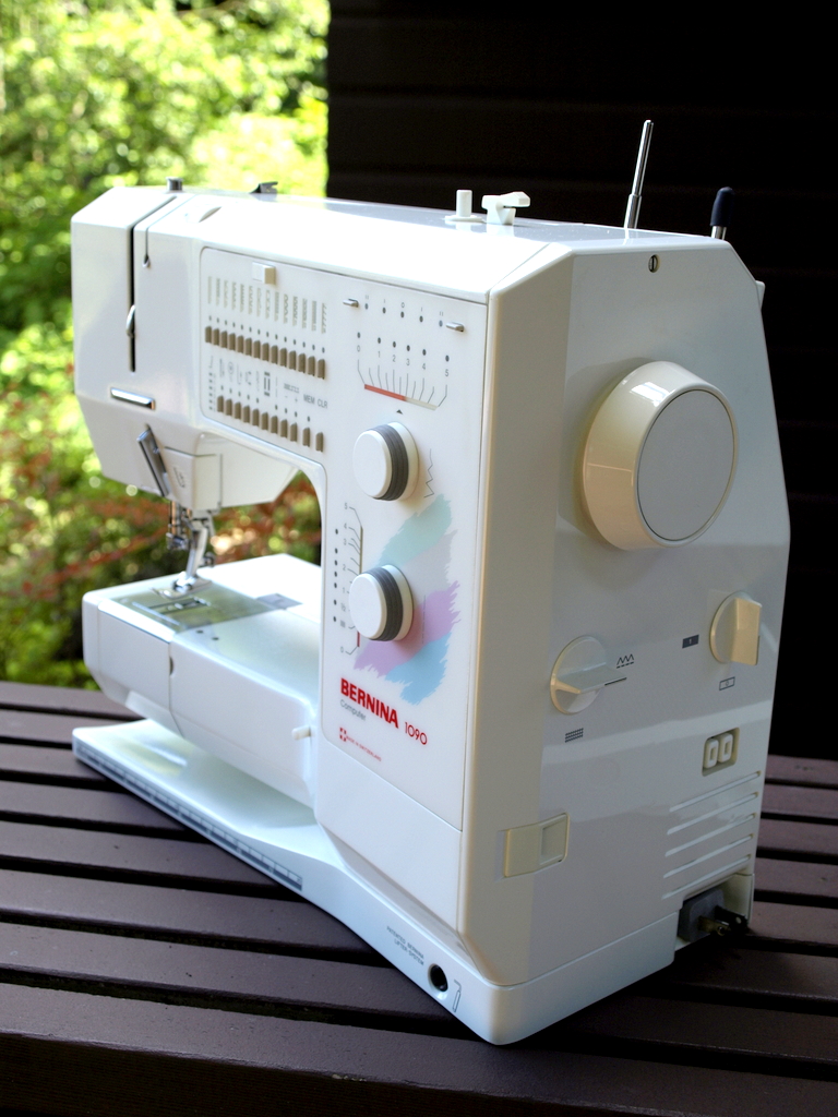 Bernina 1090 Owner Manual
