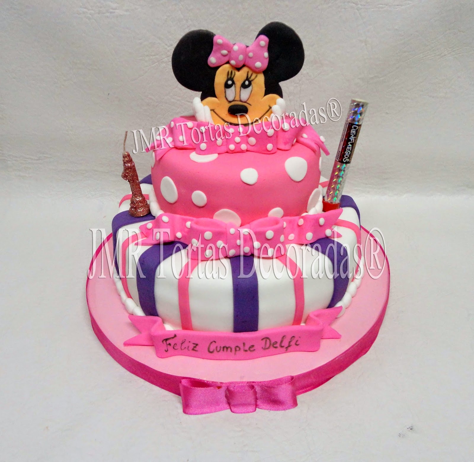 Torta Minnie dos pisos | JMR Tortas Decoradas