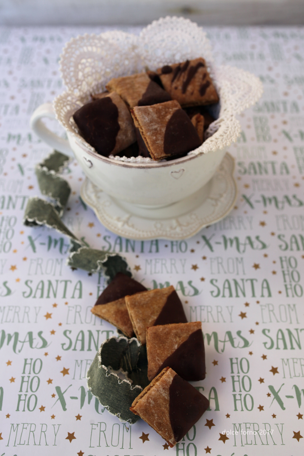 biscotti farciti di albicocche e datteri