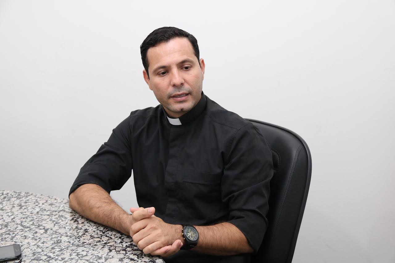 Zekatraca O Capelão que vai construir a igreja militar Zekatraca O Capelão que vai construir a igreja militar