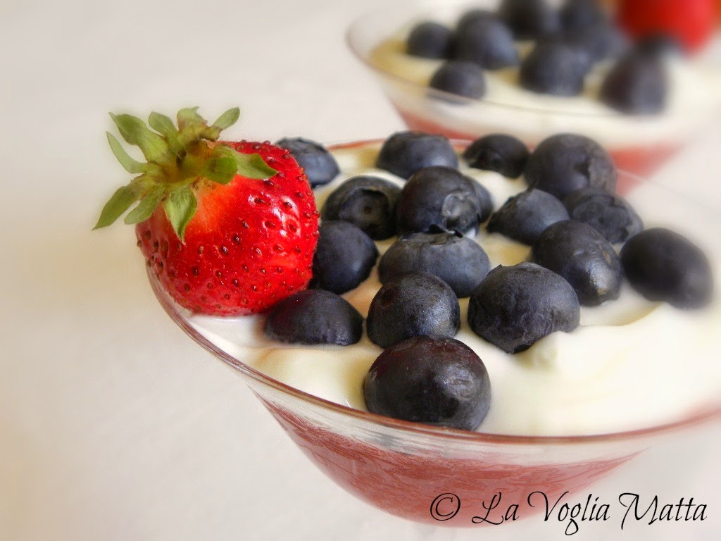 coppa allo yogurt e frutta