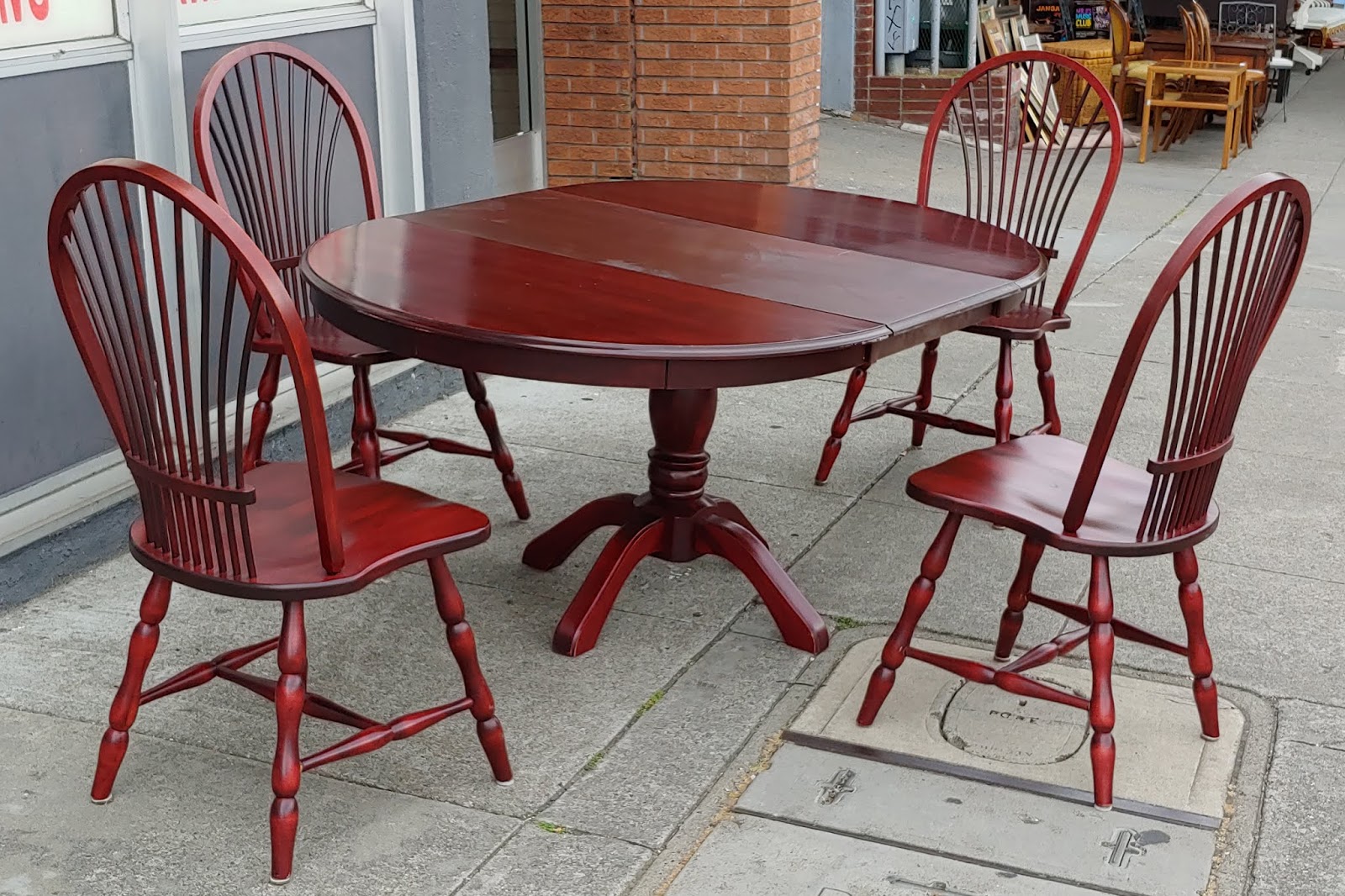 UHURU FURNITURE & COLLECTIBLES SOLD 28049 Canadian Windsor Style Dining Set 46” Diameter
